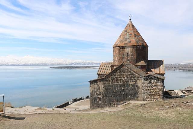 Отправление богослужения в Армянских церквях