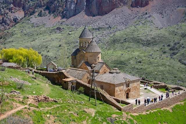 Чин божественной литургии Армянской Апостольской Церкви