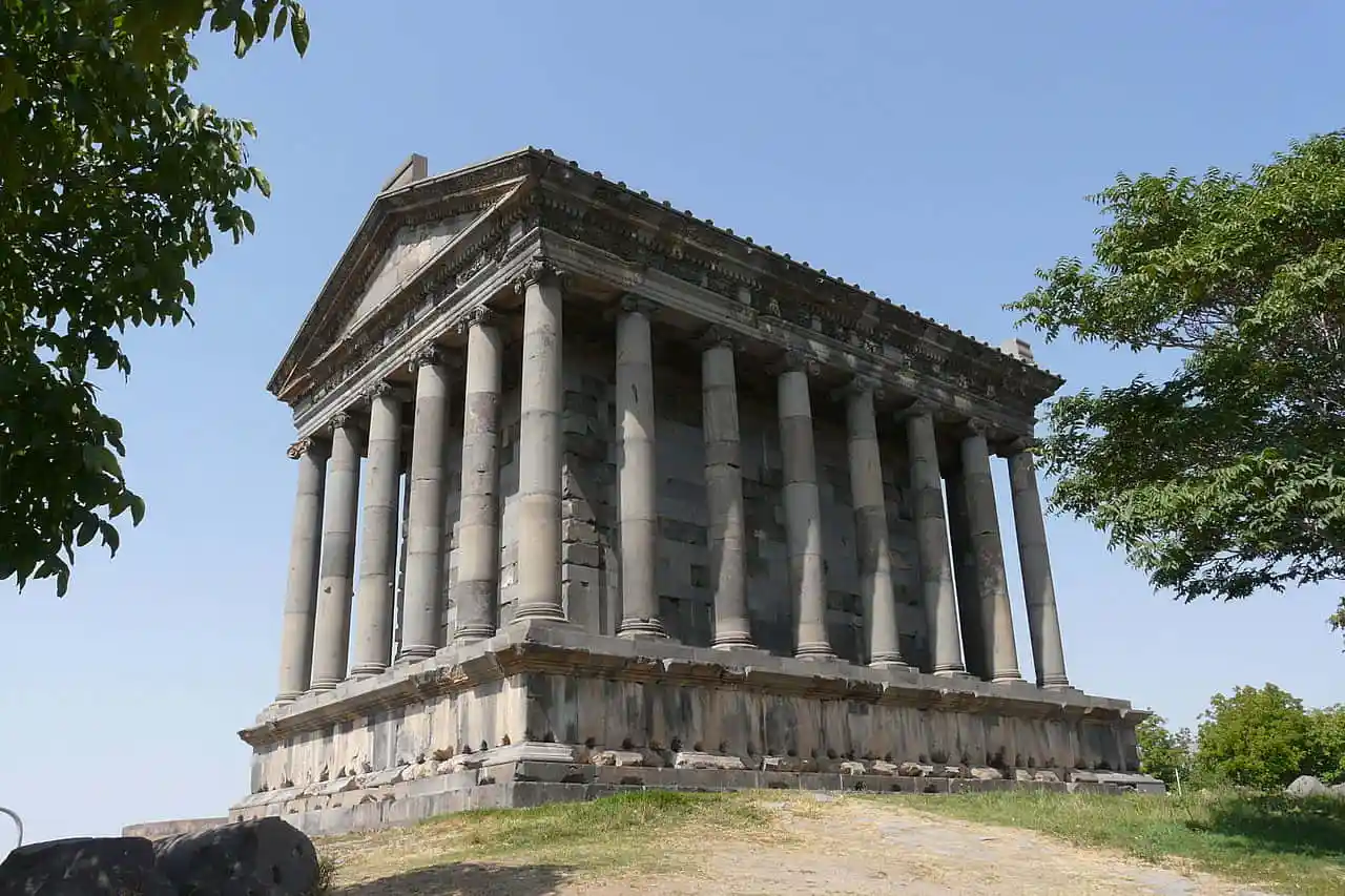 Гарни