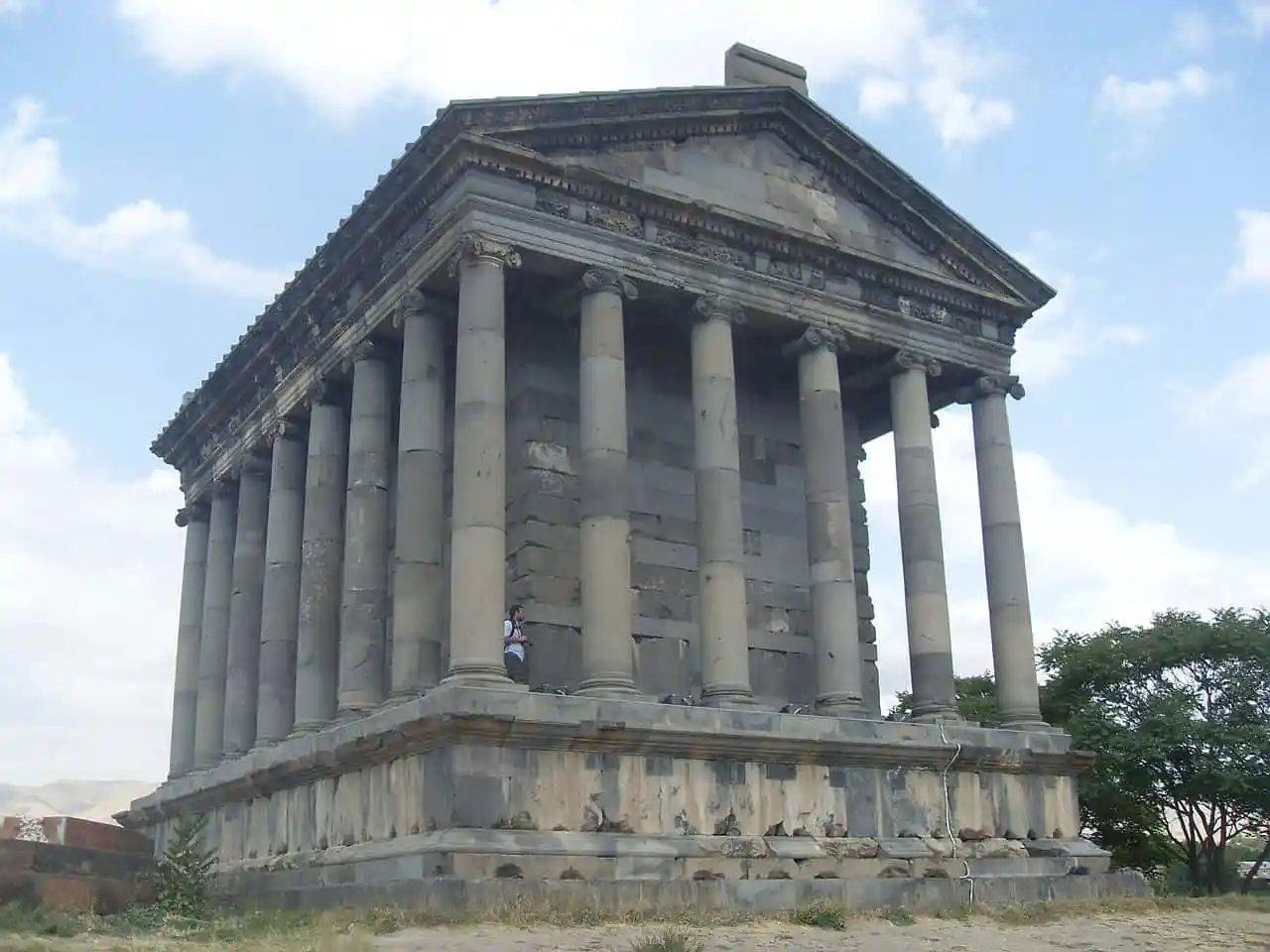Гарни